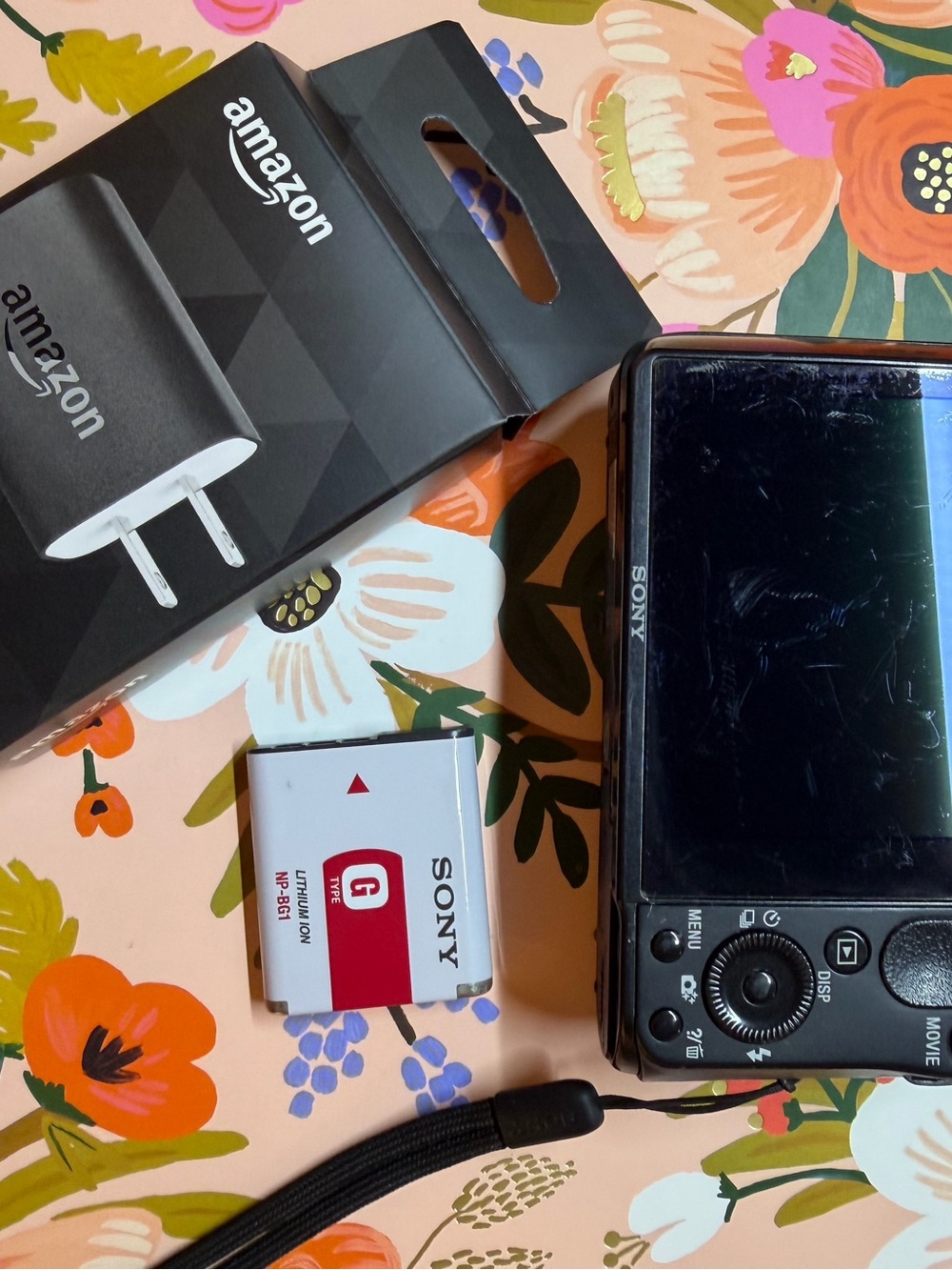 Sony Cyber Shot DSC-HX30V - 20x Optical Zoom - With Accessories Included - Picture 9 of 12